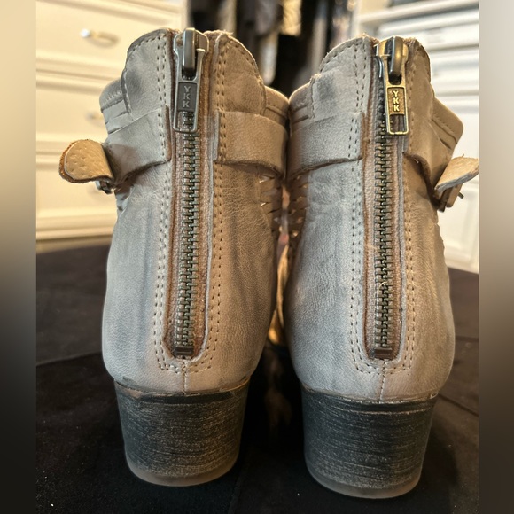 NEW Charles David York  Casual Leather Bootie Taupe Sz 10 - Picture 2 of 5